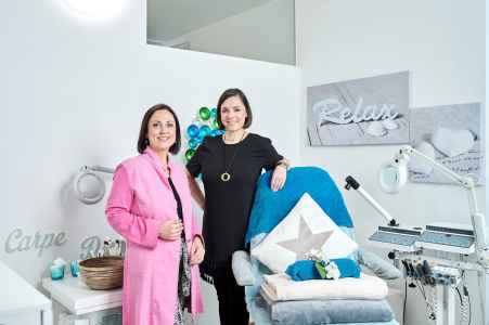 Imagebilder für die Firma Synpharma mit der Inhaberin von Tanjas Beauty Salon in Hallein