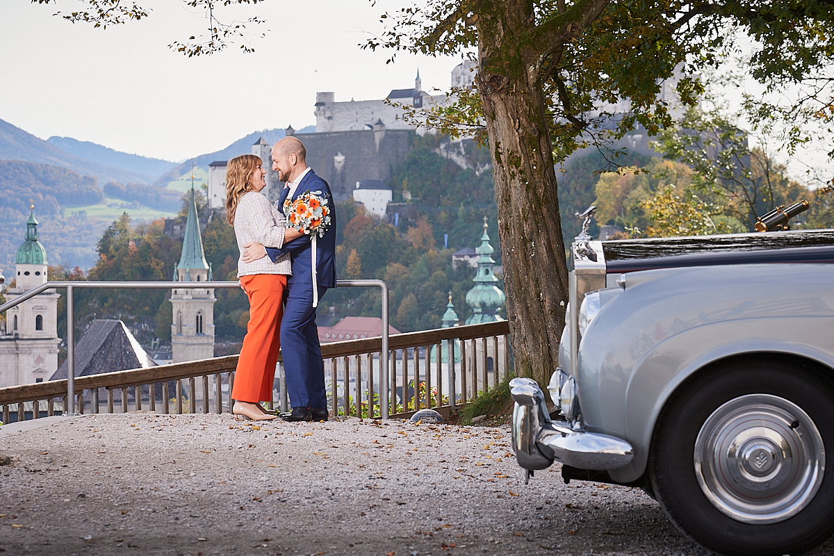 Hochzeit von Elvira und Christoph im Standesamt im Schloss Mirabell in Salzburg und Hochzeitsshooting im Mirabellgarten. Hochzeitsreportage von Andras Brandl, eurem Hochzeitsfotograf.